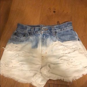 Vintage Levi’s high waisted denim shorts